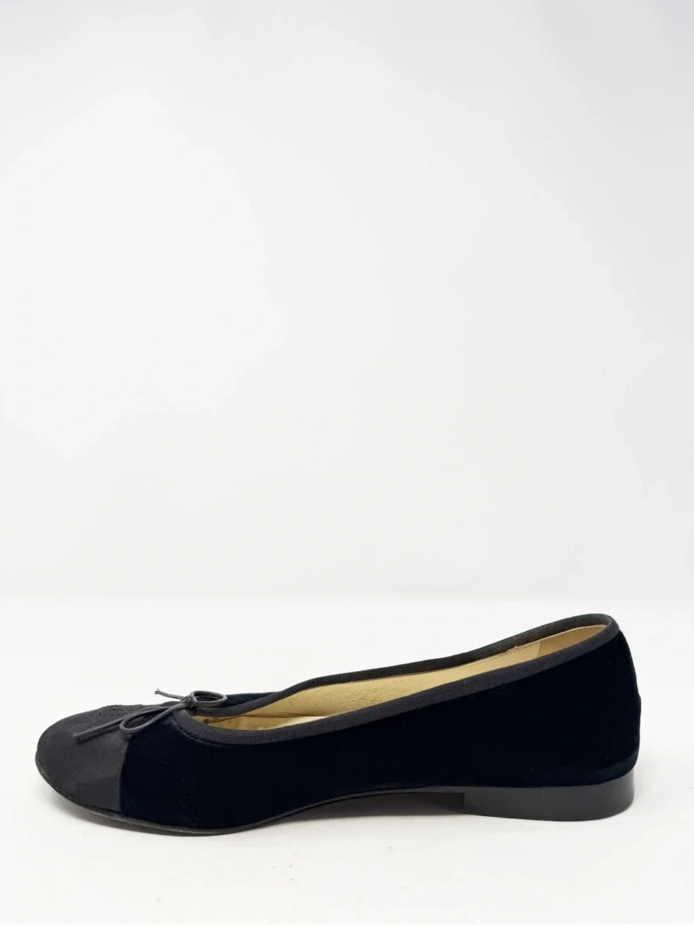 Chanel CC Cap Toe Velvet Ballet Flats Womens Size EU 39